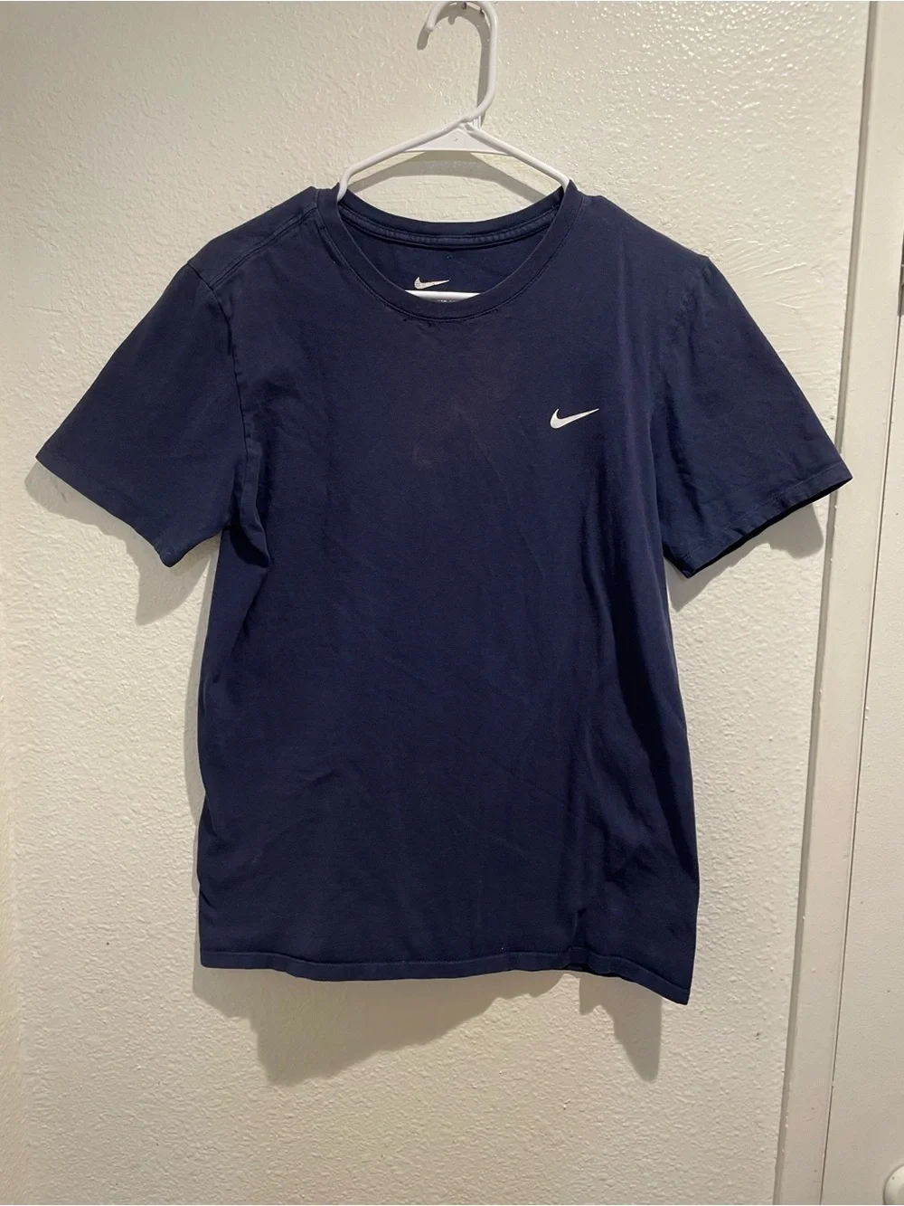 Nike Men's Navy Blue Small Swoosh Logo Crew Neck Short Sleeve T-Shirt S